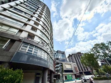 豐原王牌房仲 車站前麗晶世紀總裁