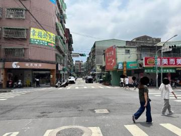 板橋風水房仲 四維路三角店面
