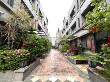 海線土地買賣  龍泉國小旁傳統四房美墅