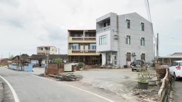 新營房地專家 買地送屋~近新東國小三樓獨棟透天