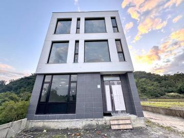 宜蘭礁溪買房 下湖藏富九套房電梯龍邸