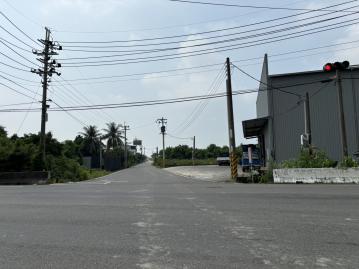 高雄土地職人 阿蓮區臨路邊超優質方正美農地