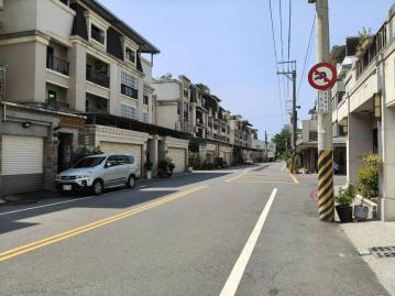 仁武近10號快速道路12米街上前後雙車庫別墅