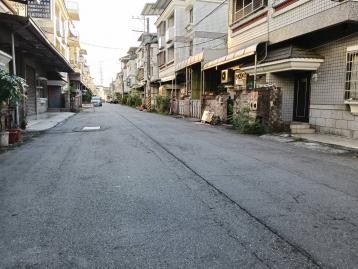 燕巢大高雄200建坪優質甲工廠辦住~張秀香0956849917房