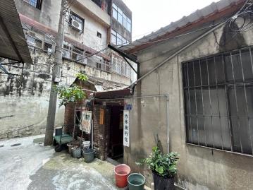 新竹大遠百店旁建地-基隆七堵買房找小惠0910-050-000