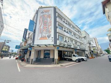 專任#市區核心三角窗19房店面王#民宿