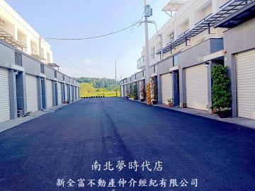 台南電梯社區  玉井區=專★玉井近青果市場５年屋優雅車墅