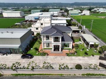 獨賣草屯碧興路旁雙面臨路合法大農舍+挑高廠房