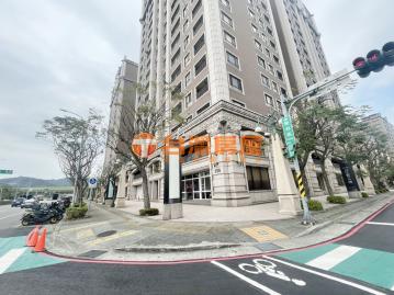 中悅彼得堡店面 北大房仲女神