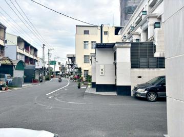 專賣~台積市L V @ 37地坪 6年屋陽光車墅