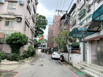 逸園商圈 文教特區稀有一樓三房車