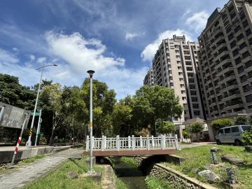 竹北土地奕姐 竹北高鐵 家興段公園首排傳家建地