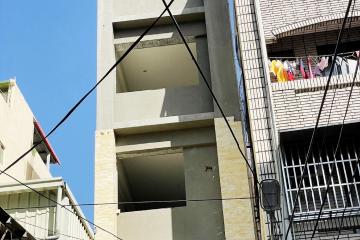彰化市成功路電梯店住