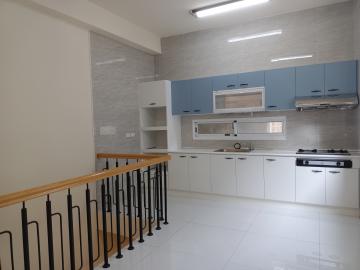 高屏土地房屋 ✨鳳山火車站｜文聖商圈｜三角窗騎樓整新透天✨