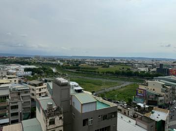 霧峰樹仁商圈｜次頂樓視野大三房+車位霧峰買房霧峰房仲