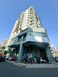 收租三角窗店面  中山商圈 稀有大坪數 