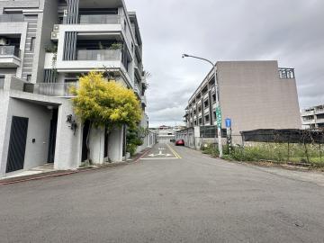 台中公寓大樓 東勢區市中心輕屋齡電梯豪華美別墅