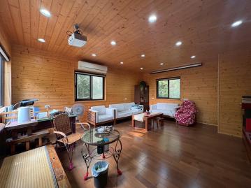 大湖秘境渡假小屋
