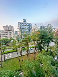 極粋/苓雅市心樹梢景觀/精品家電裝潢兩房車位 左營高鐵買屋