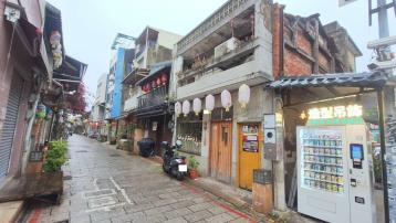  神農街康樂街人潮｜三角窗｜商業區｜建地