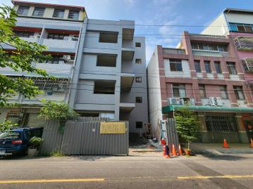 勝利商圈面寬.電梯別墅預售屋