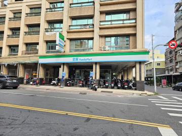 北高買房推薦 文藻&鼎中商圈近金獅湖早市店面