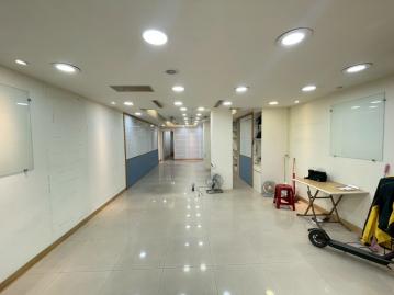 台北房仲女王西湖捷運站旁金雞母超高CP值~超級金店面