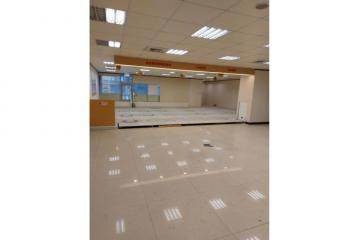 中正路面寬2樓商辦~~可八大行業