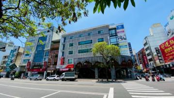 崇學路邊間百坪電梯商辦