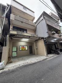 交流道旁透天厝~分層出租~門口可停車