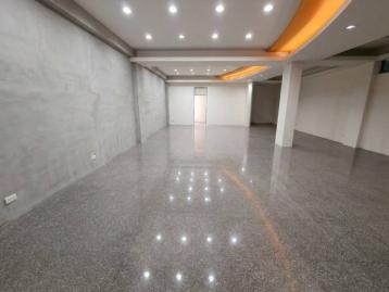 林口仁愛路鄰馬路黃金透天電梯大店面 整棟出租 車庫可用