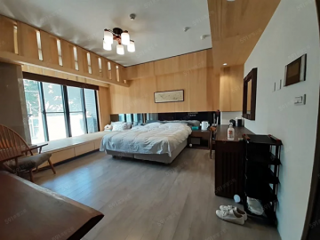 二樓日式套房一卡皮箱入住