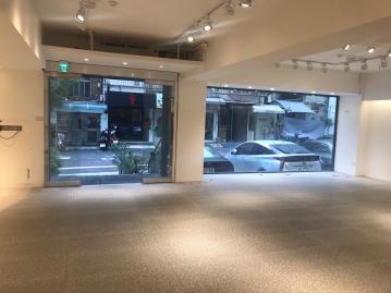 東區近捷運站蝦皮隔壁的人流廣告寬店面 大安信義買房