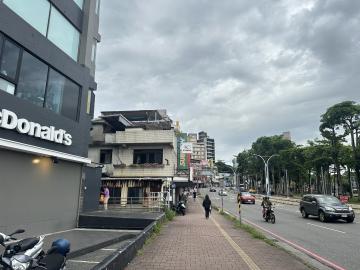 麥當勞旁透天金店面