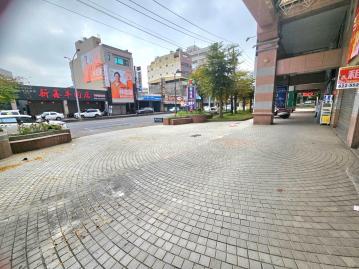 岡山市中心人潮錢潮集中大店面0960626530黃俊傑
