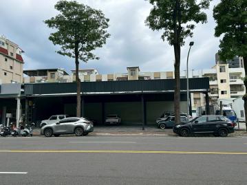 左營房屋顧問 自由路寬20米面寬大型店面
