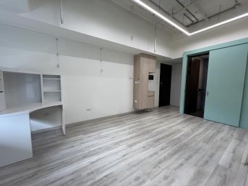 高雄左營房價 左營鑫高鐵 2房無家具 家具可談可另租車位