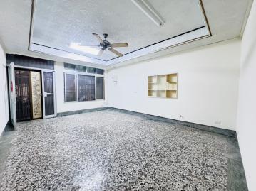 房地產女超人 忠孝路旁透天住家