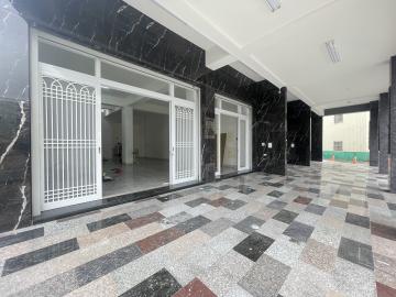 岡山前峰商圈全新三角窗鑽石金店面一樓出租