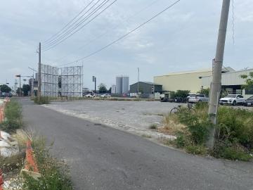 民雄交流道旁三面臨路農地