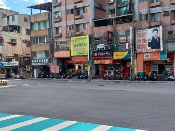 租4蛋黃區交流道旺店面