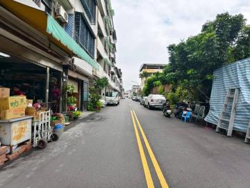 租~南投文化中心旁蛋黃區精巧招財店住