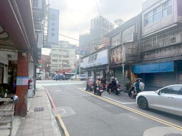 近捷運新莊站中港店面-新莊店面