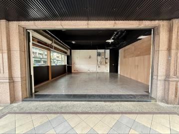 桃園房屋房仲 臻星 寶山街三角窗黃金店面