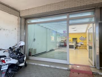桃園房屋房仲 文中路顯目有車潮 黃金店面