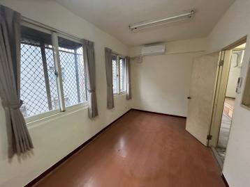 社宅北屯水湳大三房(送頂樓空間)