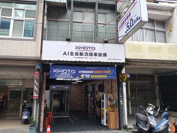 二樓20坪大空間出租，宜辦公、宜居，近學區、近市場、近公車總站，交通便利。若有意願租賃者，請盡速與我聯繫。劉先生：0928805092。(仲介勿擾)！
